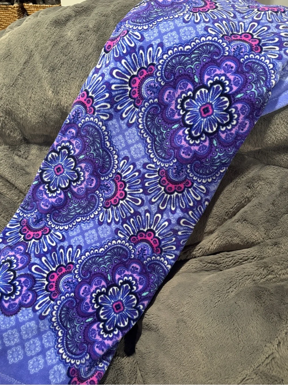 Vera Bradley Purple & Pink Floral Medallion Throw